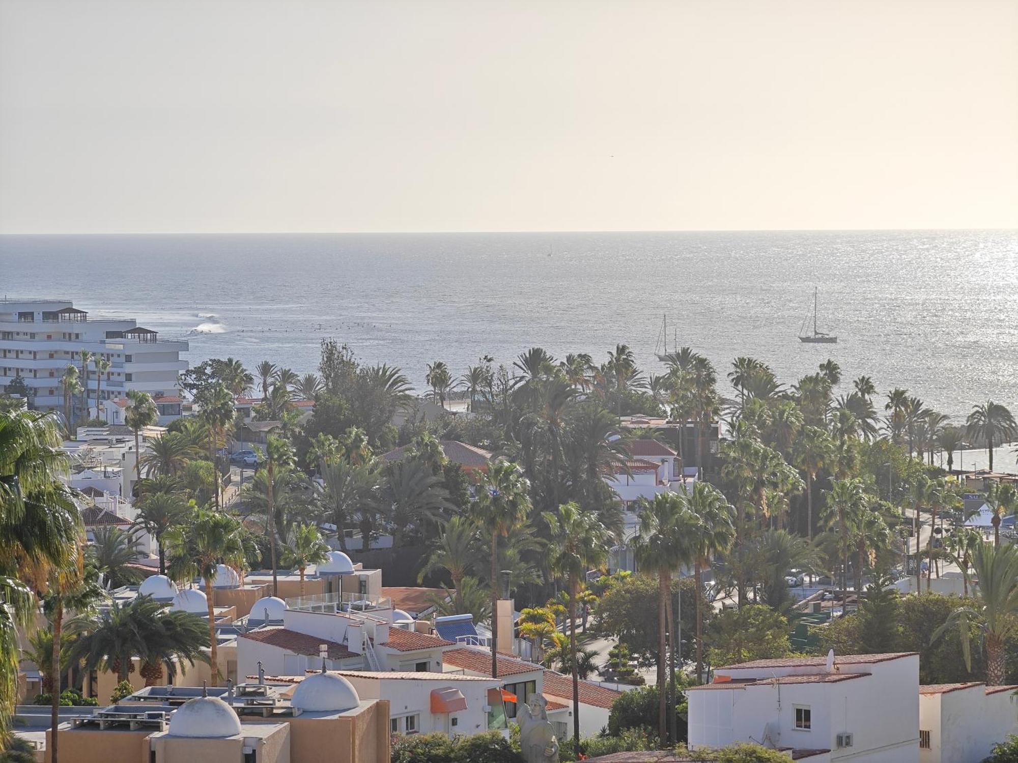 Blanco&Azul - Comfortable Ocean View Apartment Next To The Beach プラヤ・デ・ラス・アメリカス エクステリア 写真